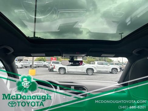 Used 2021 Volkswagen Tiguan SE R-Line AWD/4WD image 11