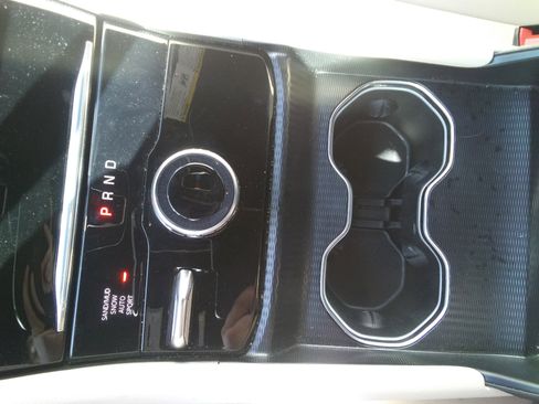 Used 2024 Jeep Grand Cherokee Limited image 19