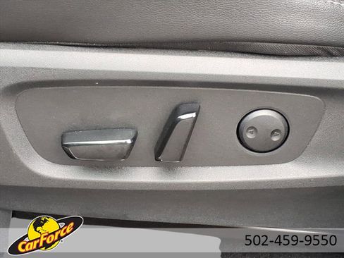 Used 2024 Nissan Pathfinder SL image 18