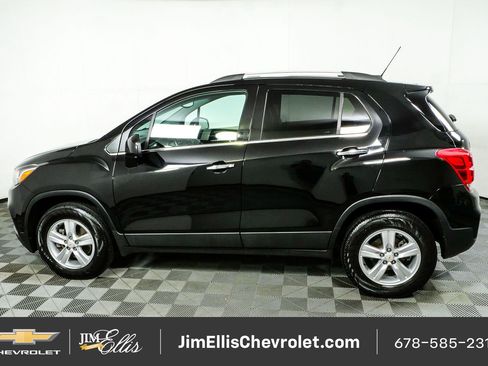 Certified 2020 Chevrolet Trax LT w/ LT Convenience Package AWD/4WD image 27