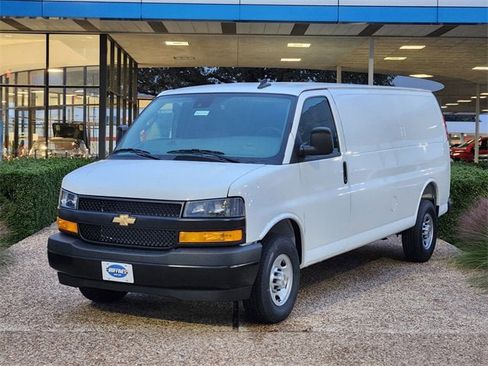 New 2025 Chevrolet Express 3500 Extended w/ Driver Convenience Package image 4