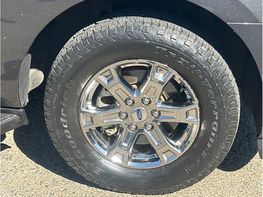 Used 2018 Ford Expedition XLT AWD/4WD image 10