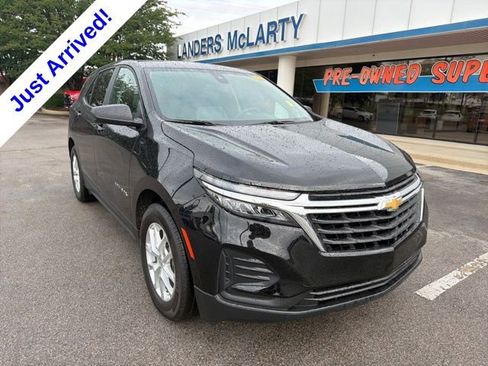 Used 2024 Chevrolet Equinox LS w/ LS Convenience Package FWD image 2