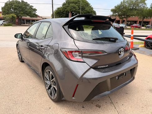 Used 2022 Toyota Corolla XSE FWD image 3