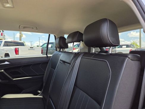 Used 2023 Volkswagen Tiguan SE FWD image 23