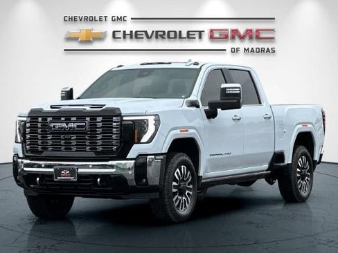 New 2026 GMC Sierra 3500 Denali Ultimate AWD/4WD image 7