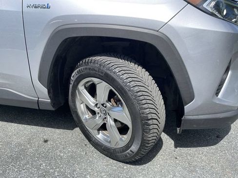 Certified 2021 Toyota RAV4 XLE Premium AWD/4WD image 10