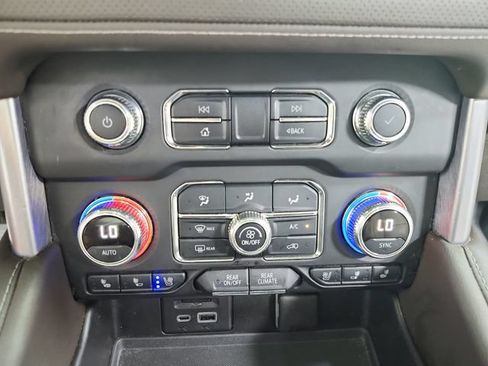 Used 2021 GMC Yukon XL SLT w/ SLT Premium Package RWD image 31