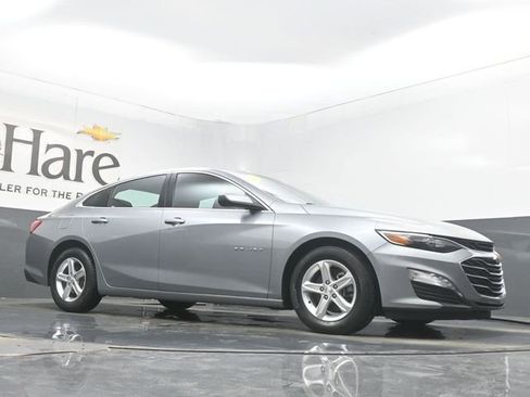 Used 2024 Chevrolet Malibu LT image 2