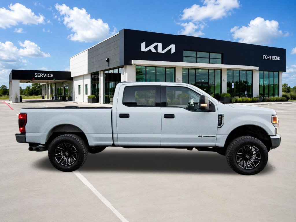 Used 2022 Ford F250 XLT w/ XLT Value Package AWD/4WD image 4