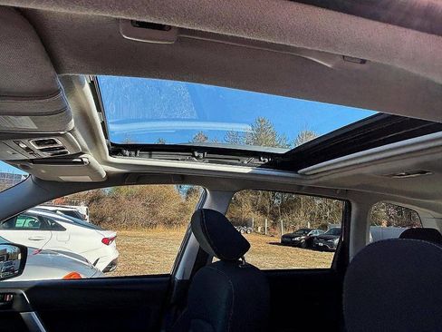 Used 2018 Subaru Forester 2.5i Premium w/ All-Weather Package image 27