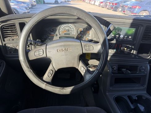 Used 2004 GMC Sierra 2500 SLE w/ Heavy-Duty Power Package image 13