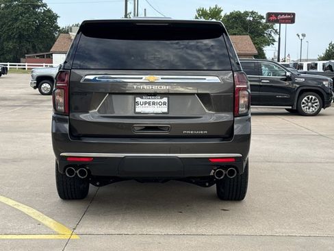 Used 2021 Chevrolet Tahoe Premier w/ Premium Package AWD/4WD image 4