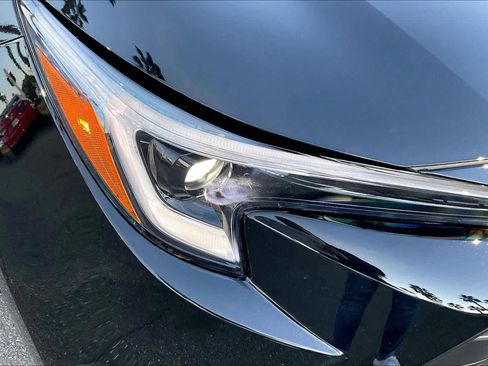 Certified 2025 Toyota Corolla LE image 25