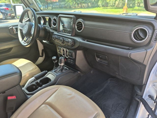 Used 2018 Jeep Wrangler Unlimited Sahara AWD/4WD image 26
