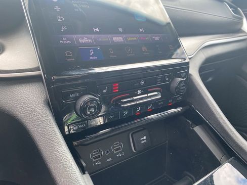 Certified 2023 Jeep Grand Cherokee L Limited w/ Black Appearance Package AWD/4WD image 30