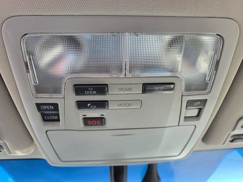 Used 2015 Toyota Avalon Limited FWD image 30