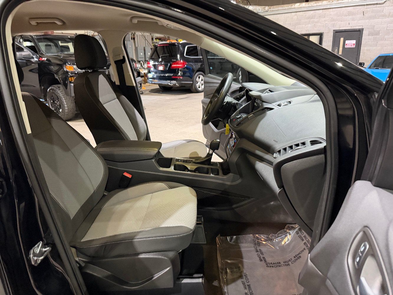 Used 2017 Ford Escape SE w/ Equipment Group 201A FWD image 26