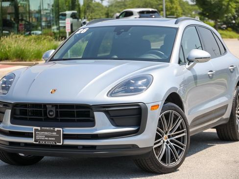 Certified 2026 Porsche Macan AWD/4WD image 11