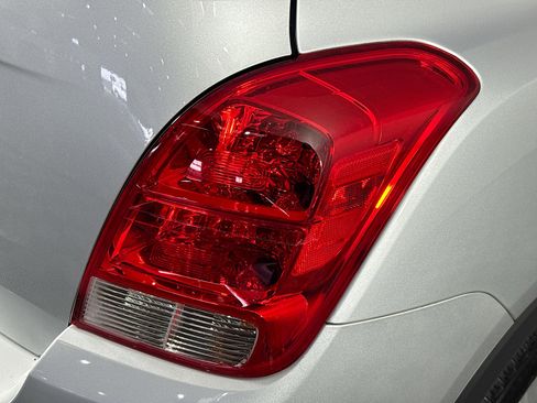 Used 2019 Chevrolet Trax LS image 50