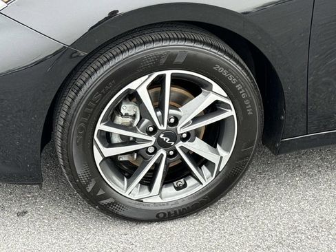 Used 2023 Kia Forte LXS w/ LXS Technology Package FWD image 30