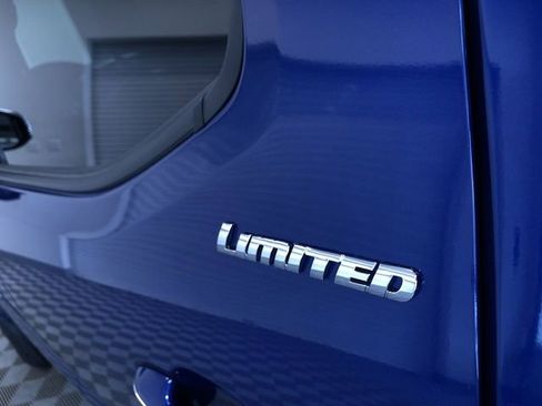 Certified 2022 Toyota Tacoma Limited image 9