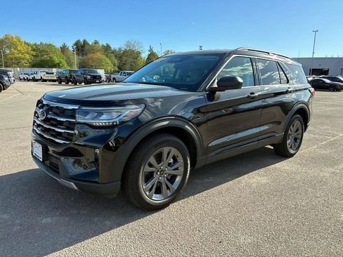 Used 2026 Ford Explorer Active w/ Active Comfort Package AWD/4WD image 6