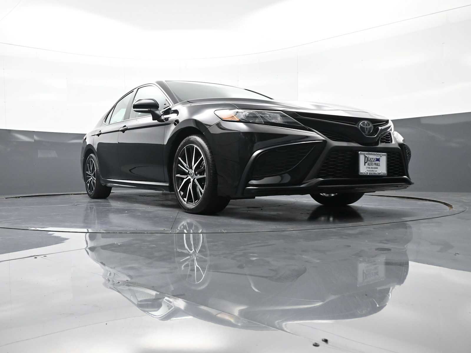 Used 2024 Toyota Camry SE AWD/4WD image 27