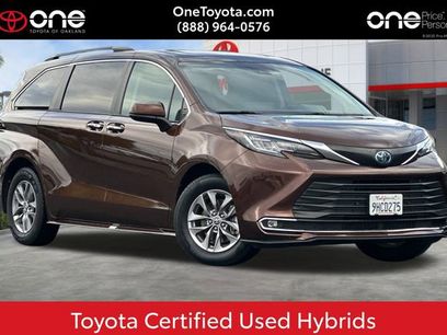 Certified 2023 Toyota Sienna XLE
