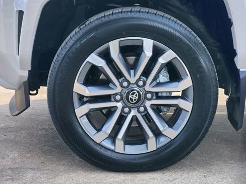 Used 2025 Toyota 4Runner Limited image 17