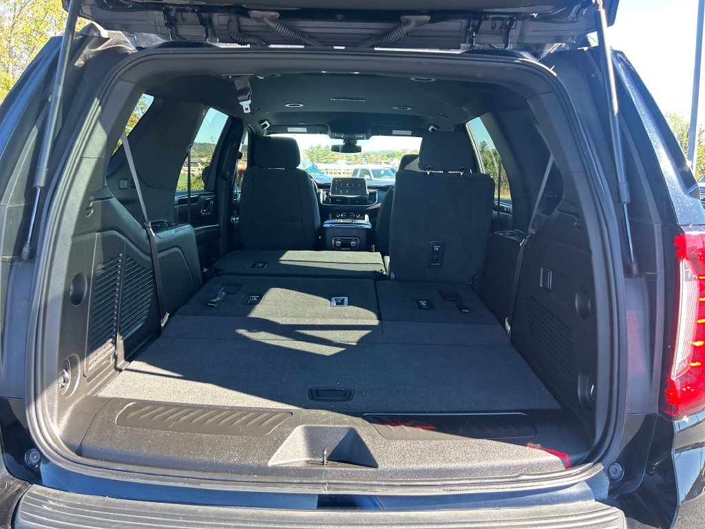 Used 2022 GMC Yukon SLE w/ Gmc Pro Safety Plus Package AWD/4WD image 9