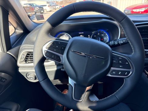 New 2026 Chrysler Pacifica Select image 14