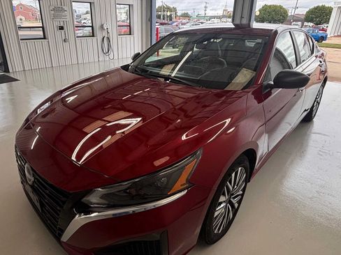 Used 2025 Nissan Altima 2.5 SV FWD image 5