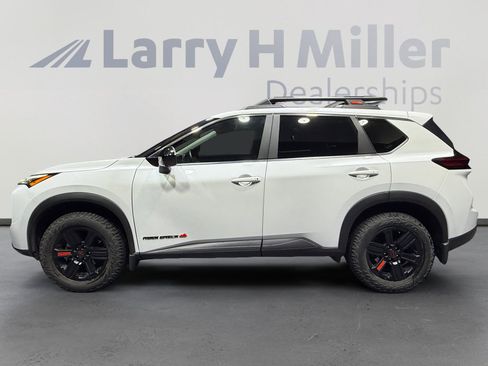 Certified 2025 Nissan Rogue SV AWD/4WD image 2