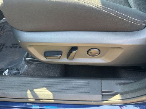 Used 2025 Nissan Rogue SV image 22