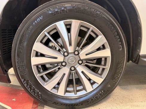 Used 2020 Nissan Pathfinder S AWD/4WD image 41