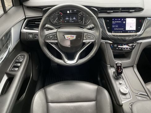 Certified 2025 Cadillac XT6 Premium Luxury AWD/4WD image 11
