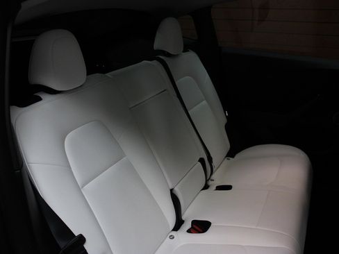 Used 2023 Tesla Model Y Long Range image 41