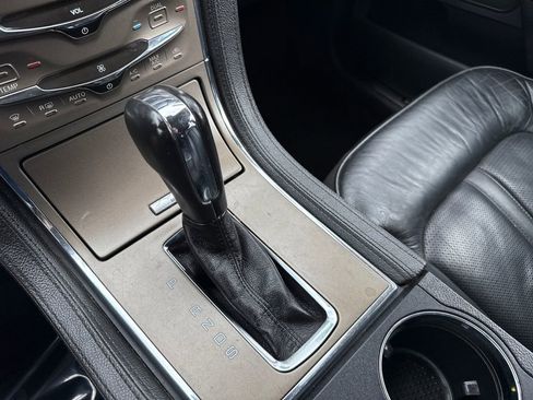 Used 2013 Lincoln MKX FWD image 22