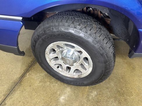 Used 2011 Ford Ranger XLT AWD/4WD image 5