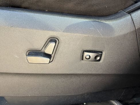 Used 2015 Dodge Grand Caravan SXT FWD image 23