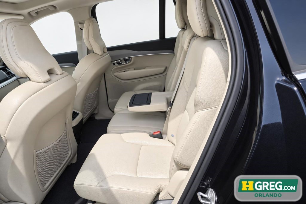 Used 2022 Volvo XC90 T5 Momentum AWD/4WD image 12