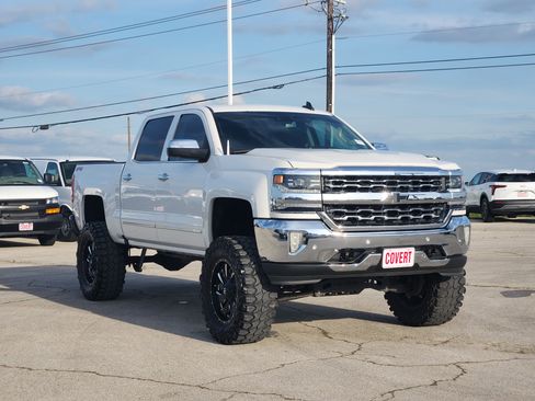Used 2018 Chevrolet Silverado 1500 LTZ w/ Texas Edition AWD/4WD image 3