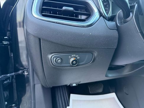 Used 2023 Chevrolet Equinox LT FWD image 17