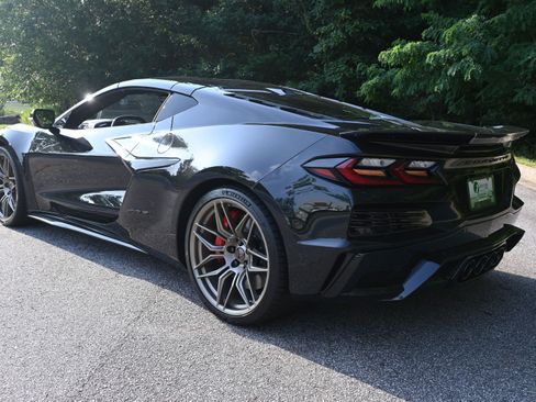 Used 2024 Chevrolet Corvette Z06 image 4