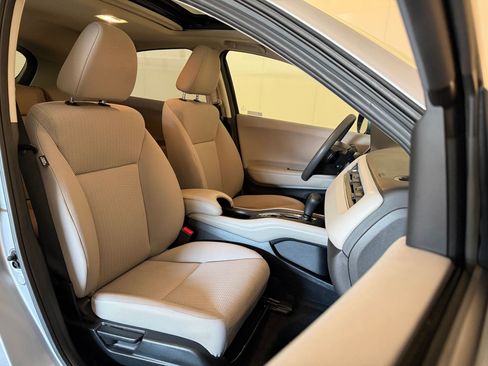 Used 2018 Honda HR-V EX image 24