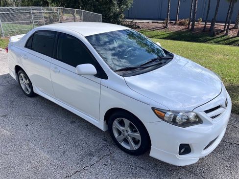Used 2011 Toyota Corolla S w/ Preferred Accessory Pkg FWD image 12