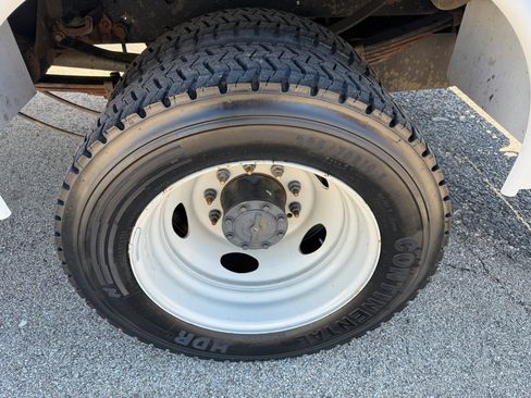 Used 2019 Ford F450 XL w/ XL Value Package image 2