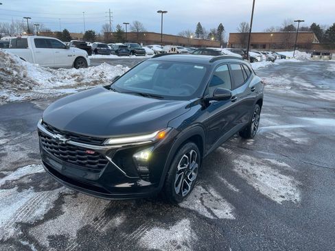 New 2026 Chevrolet Trax RS w/ Sunroof Package image 3