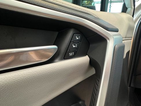 New 2025 Toyota RAV4 Limited image 33